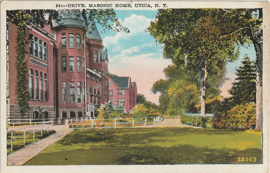 Masonic Home Drive - Utica, New York - Postcard, c. 1920s