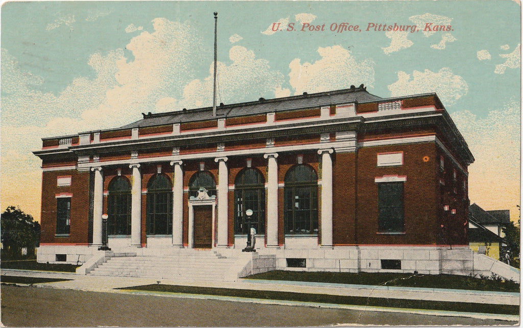 U. S. Post Office - Pittsburgh, Kansas - Postcard, c. 1910s
