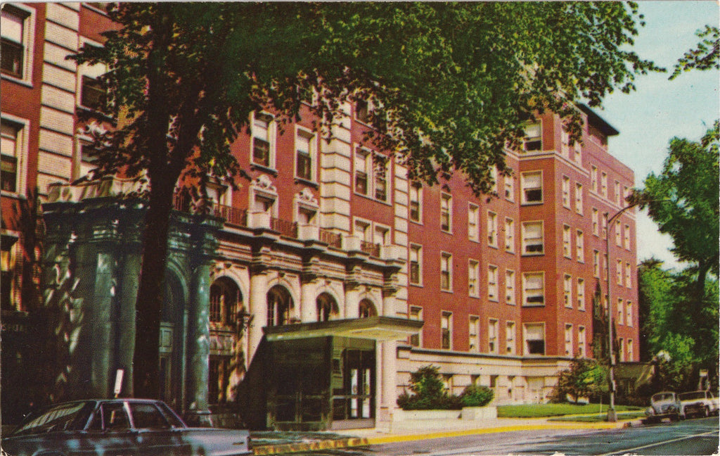 West Suburban Hospital - Oak Park, IL - Postcard, c. 1950s