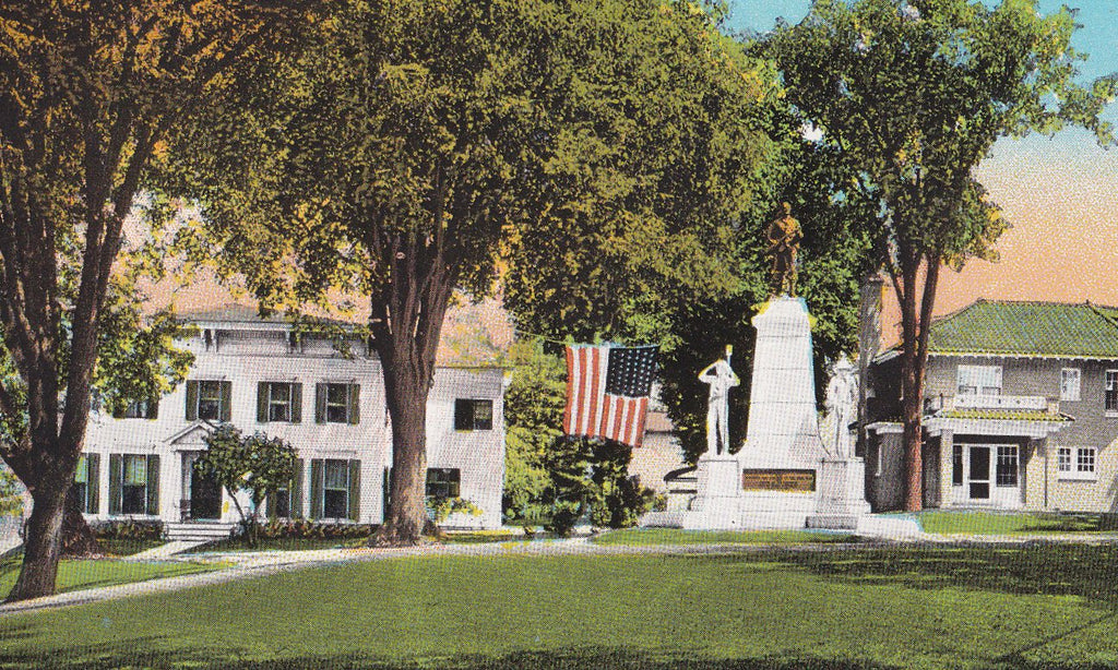 Soldiers Monument- 1920s Antique Postcard- Union Place, Johnstown, NY- New York Souvenir- C W Hughes- Memorial Statue- Curteich