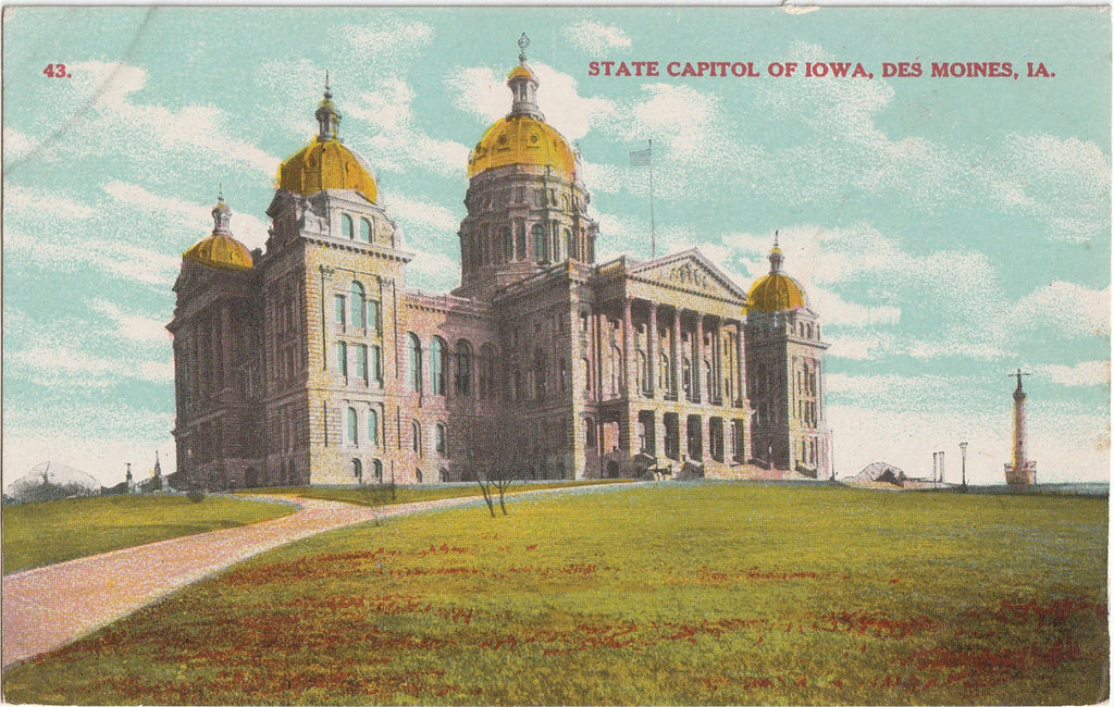 Iowa State Capitol - Des Moines, IA - Postcard, c. 1900s