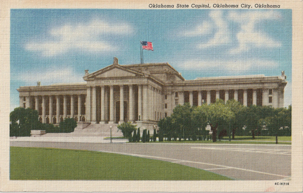 Oklahoma State Capitol - Oklahoma City, OK - Postcard, c. 1940s