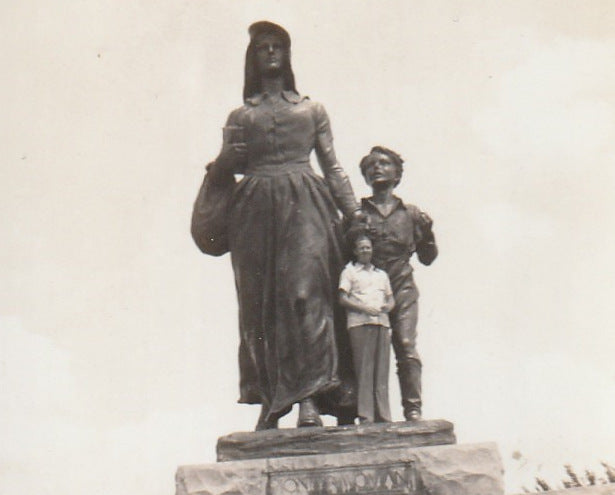 Confident Pioneer Woman Statue Ponca City OK Photo Close Up 2