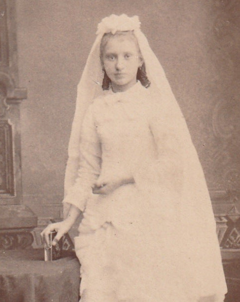 Long-Limbs - Victorian Confirmation Girl - A. F. Waldbillig - Albany, NY - CDV Photo, c. 1800s Close Up
