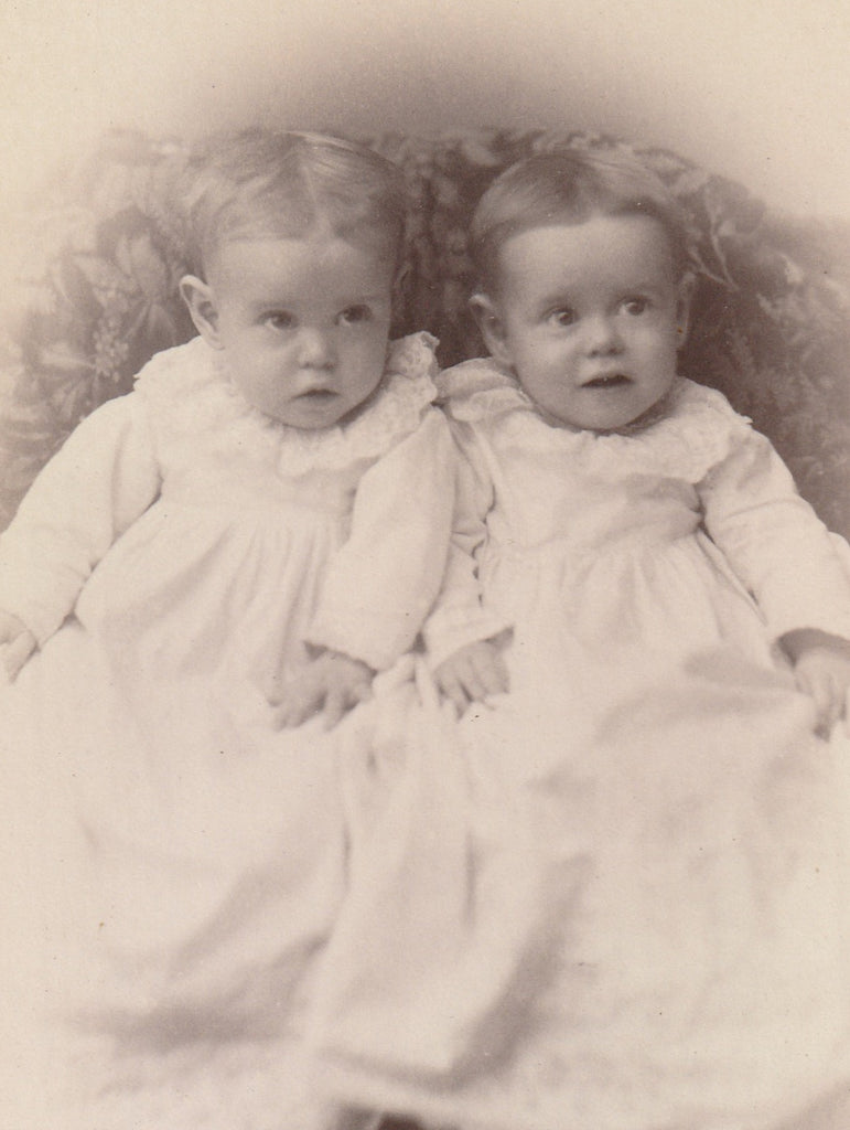 Mary and Faye Barclay Twins Barclay Iowa Cabinet Photo Close Up 2