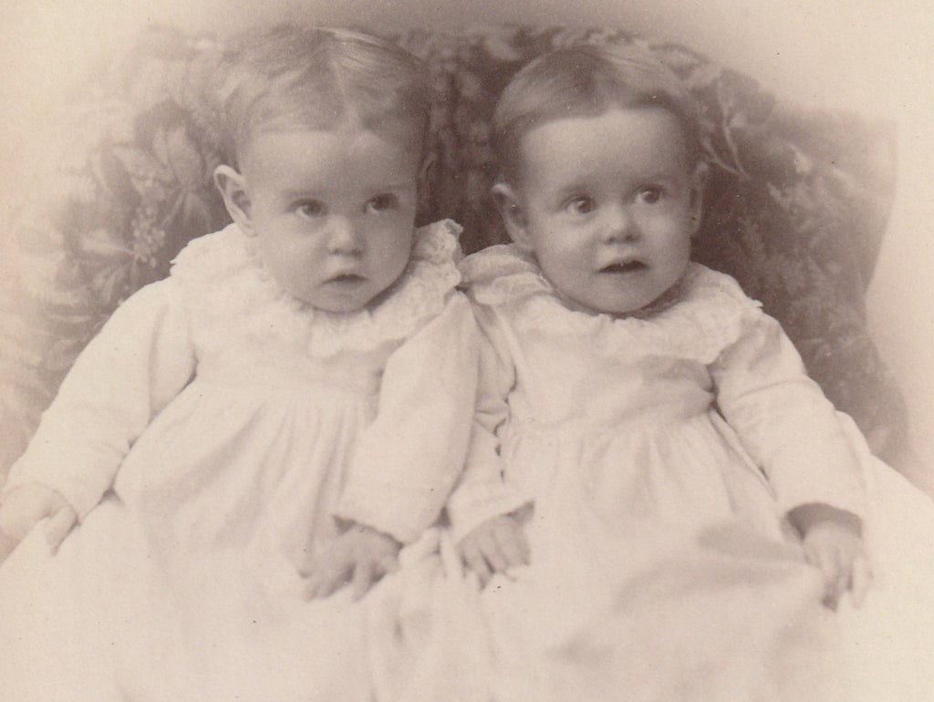 Mary and Faye Barclay Twins Barclay Iowa Cabinet Photo Close Up 3