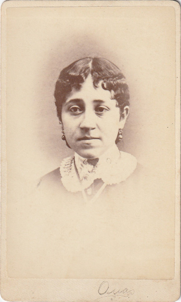 Victorian Woman CDV Photo