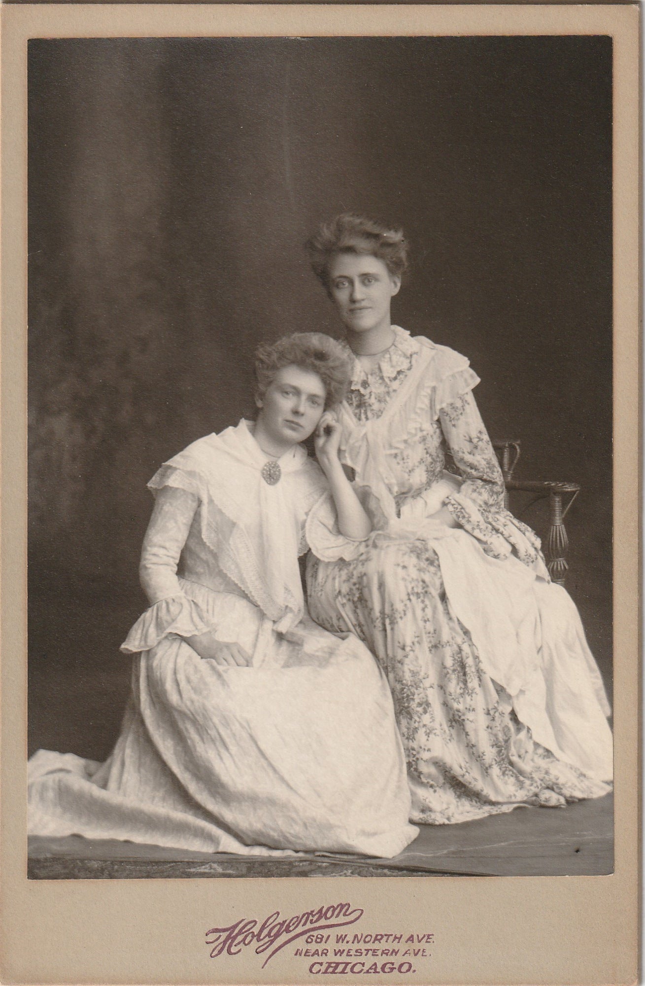 Victorian Women in Prairie Dresses - Chicago, IL Victorian Women in Prairie Dresses - Chicago, IL