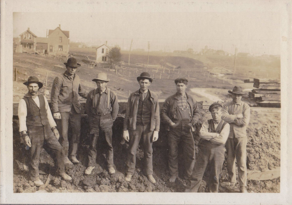 Duluth Roustabouts- 1910s Antique Photograph- Edwardian Laborers- Duluth, Minnesota- Cabinet Photo- Vernacular- Occupational- Paper Ephemera