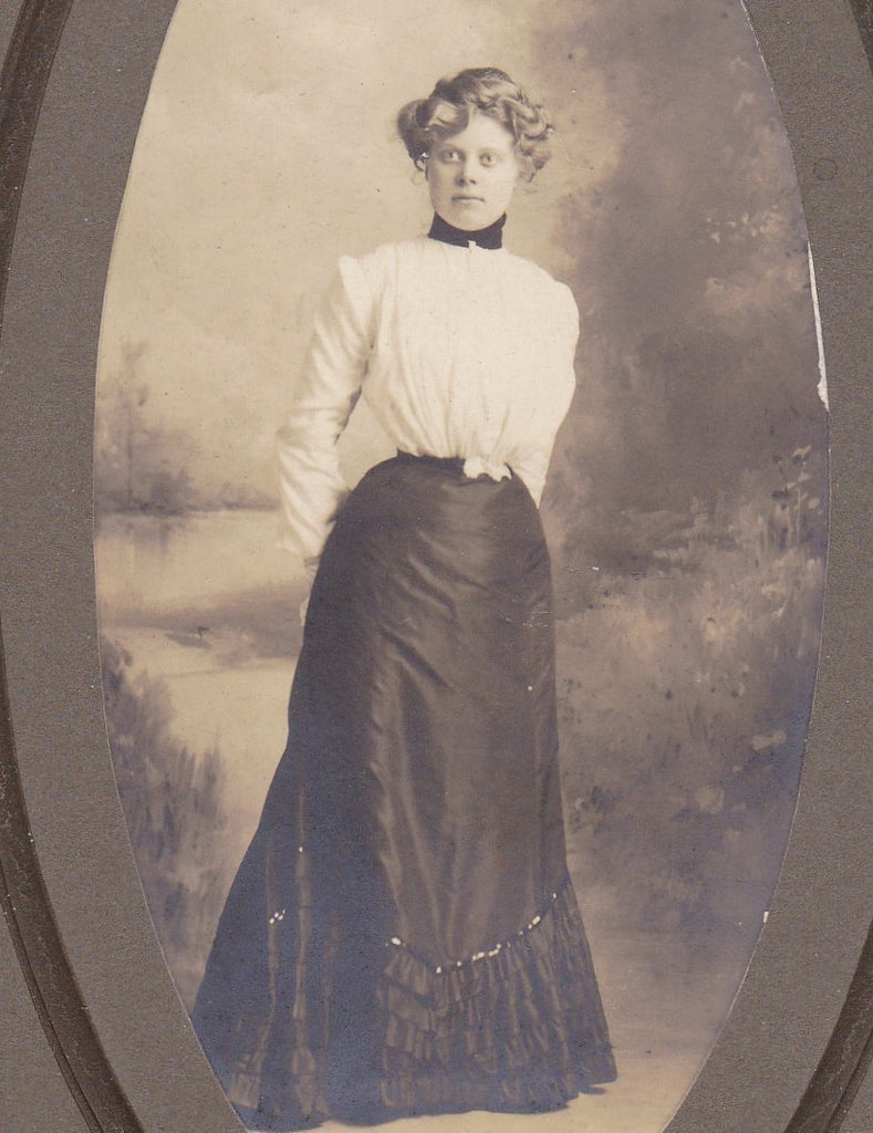 Gibson Beauty- 1890s Antique Photograph- Victorian Woman- Cabinet Photo- 19th Century Fashion- Full Length Portrait- Found Photo- Ephemera