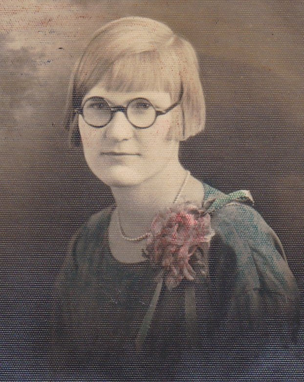 Bookish Flapper- 1920s Antique Photograph- Roaring 20s- Bobbed Hair- Horn Rimmed Glasses- Woman Portrait- Hand Tinted- Found Photo- Ephemera