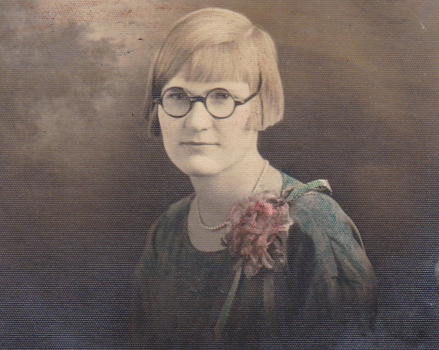 Bookish Flapper- 1920s Antique Photograph- Roaring 20s- Bobbed Hair- Horn Rimmed Glasses- Woman Portrait- Hand Tinted- Found Photo- Ephemera